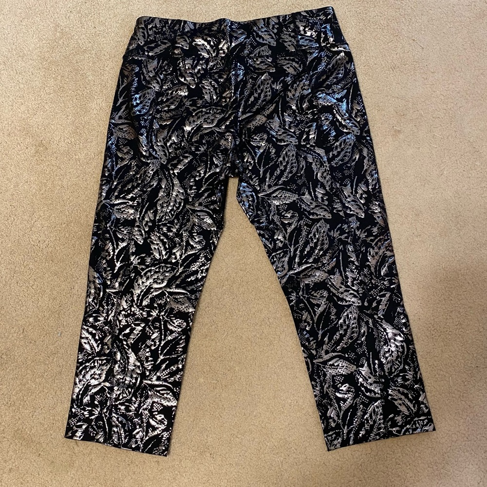 Betsy Johnson Capri work out leggings